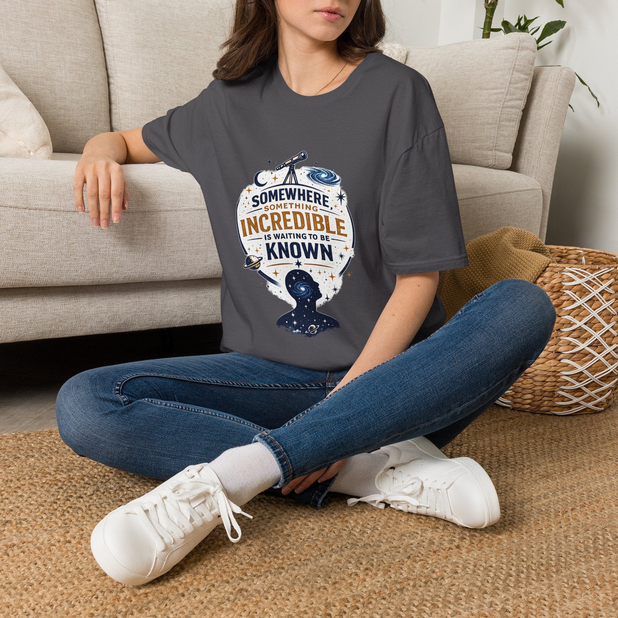'Somewhere, Something Incredible Is Waiting to Be Known' Astronomy Graphic Tee
